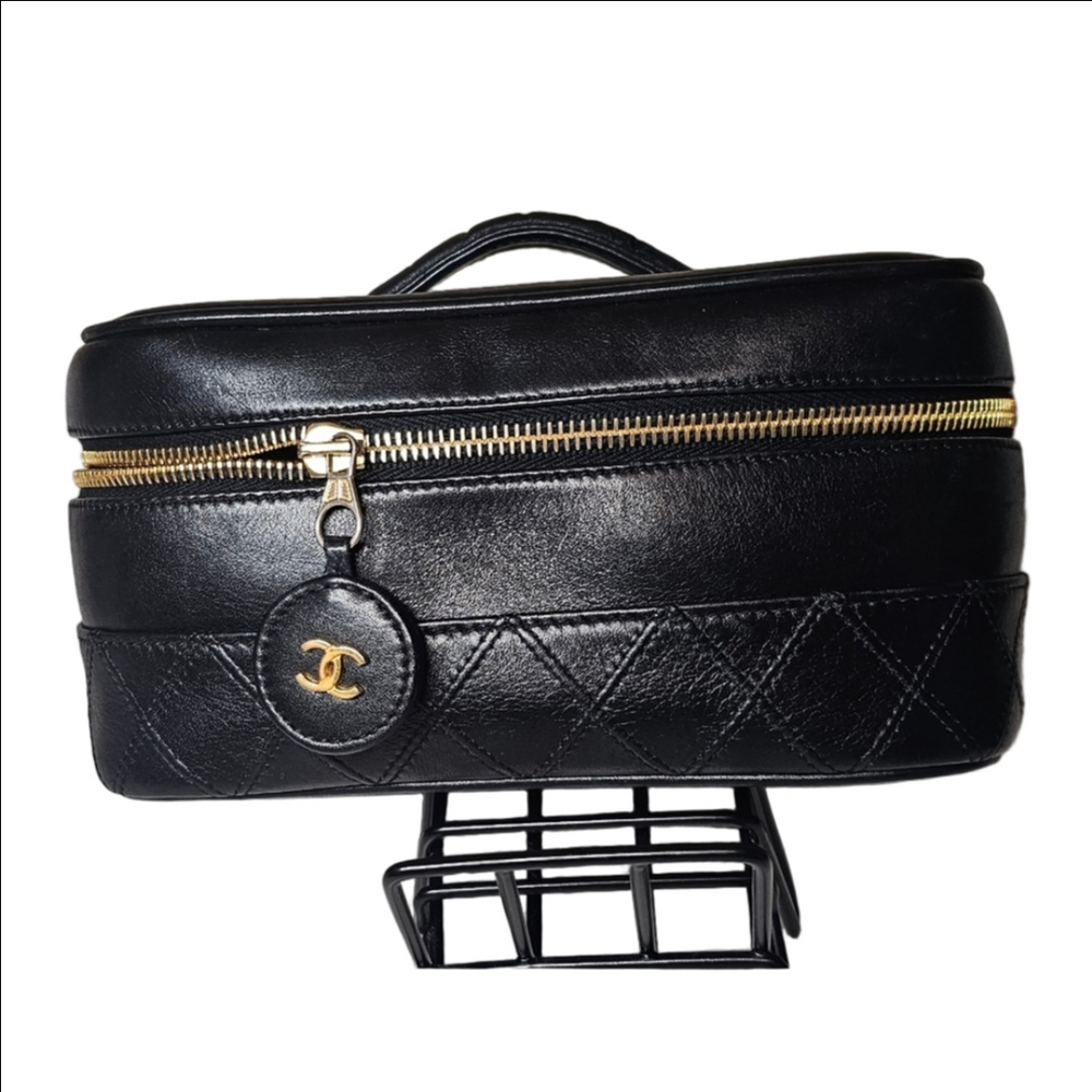 Vintage CHANEL CC Vanity Bag